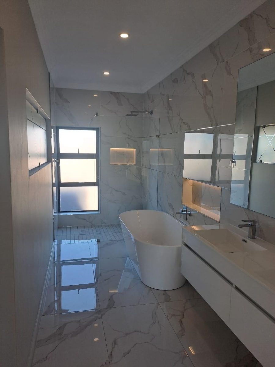 4 Bedroom Property for Sale in Sandown Western Cape